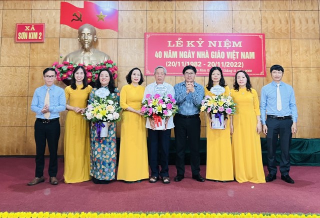  XÃ SƠN KIM 2 TỔ CHỨC LỄ KỶ NIỆM 40 NĂM NGÀY NHÀ GIÁO VIỆT NAM 