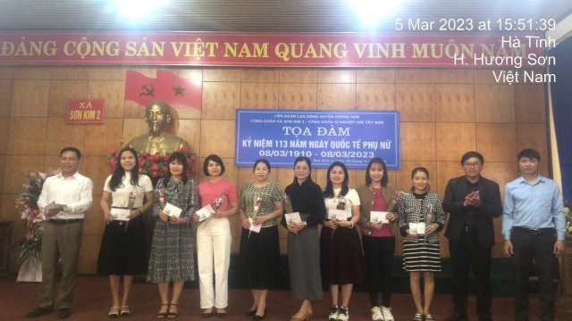 Chiều ngày 05/03 Công đoàn xã Sơn Kim 2 phối hợp với Công đoàn Xí nghiệp chè Tây Sơn gặp mặt gia đình dâu rễ đoàn...
