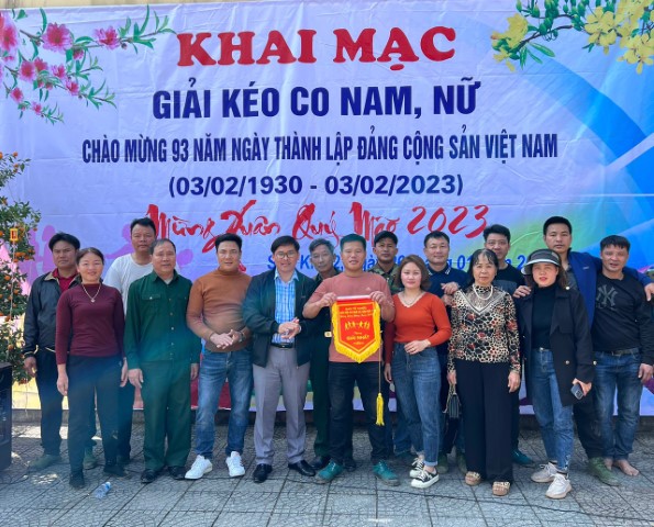 Xã Sơn Kim2 sôi nổi giải kéo co nam, nữ mừng Đảng, mừng xuân 2023
