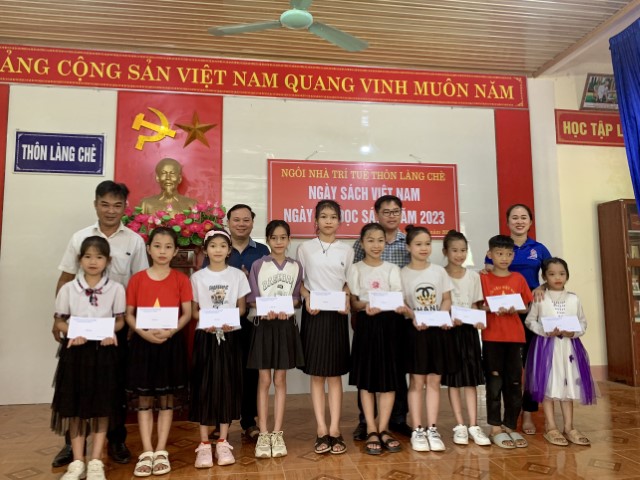 Sáng ngày 19/4/2023. Ban điều hành ngôi nhà trí tuệ xã Sơn Kim 2 tổ chức ngày hội đọc sách tại ngôi nhà trí  tuệ Làng chè